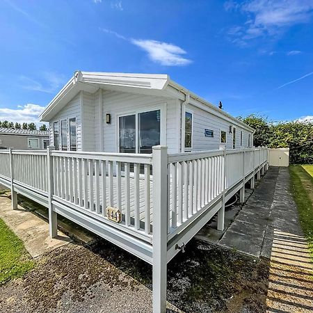 Luxury Lodge With Decking In Hunstanton At Manor Park Ref 23144K Exterior photo